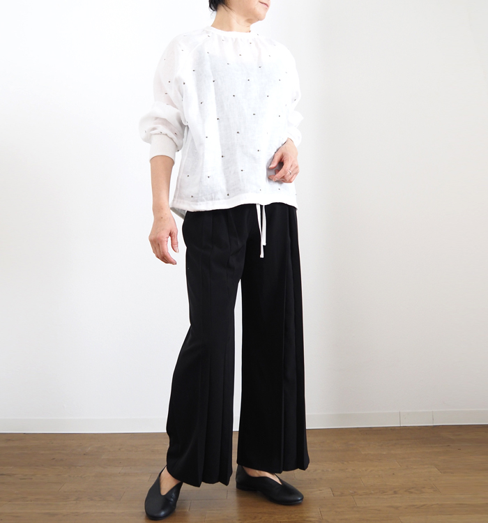 Squady スカディ ドット刺繍リネンプルオーバーシャツ 日本製