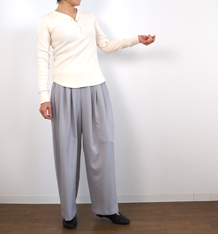 MIDIUMISOLID ミディウミソリッド Vネック ヘンリーネックリブプルオーバー