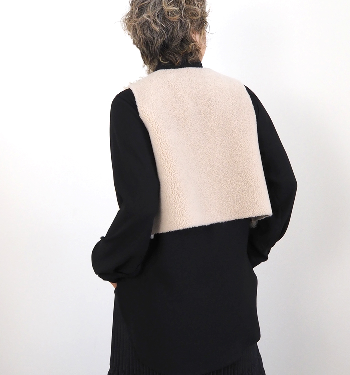 Munich ミューニック リバーシブルジレ カーリーフェイクファーxシープボア レディース