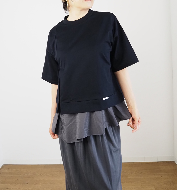 MARECHAL TERRE ヘムラッフルTシャツ 着用スタイリング 背面