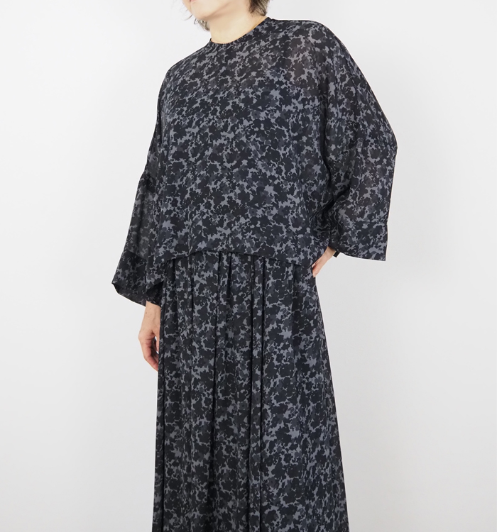 mizuiro ind ミズイロインド フラワープリント ワイドプルオーバー