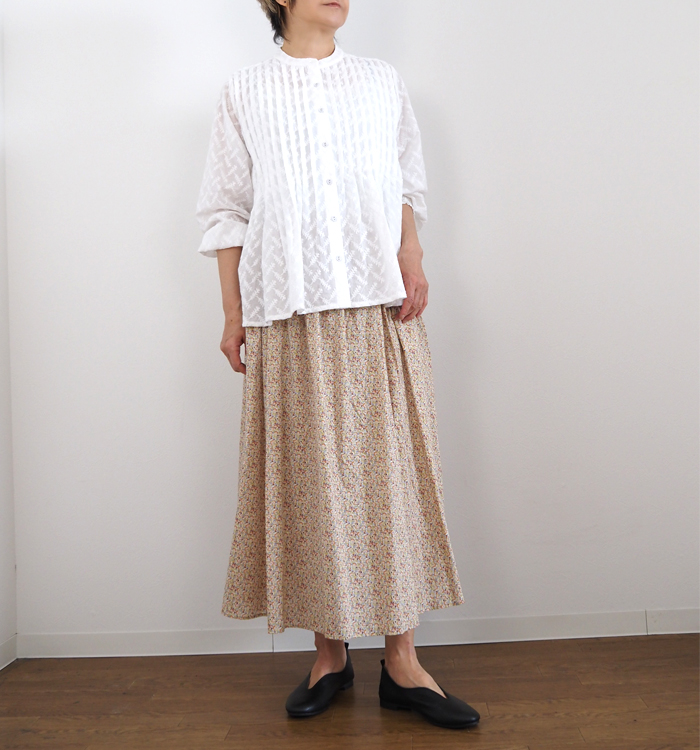 sosotto ソソット 刺繍ピンタックブラウス 小枝柄