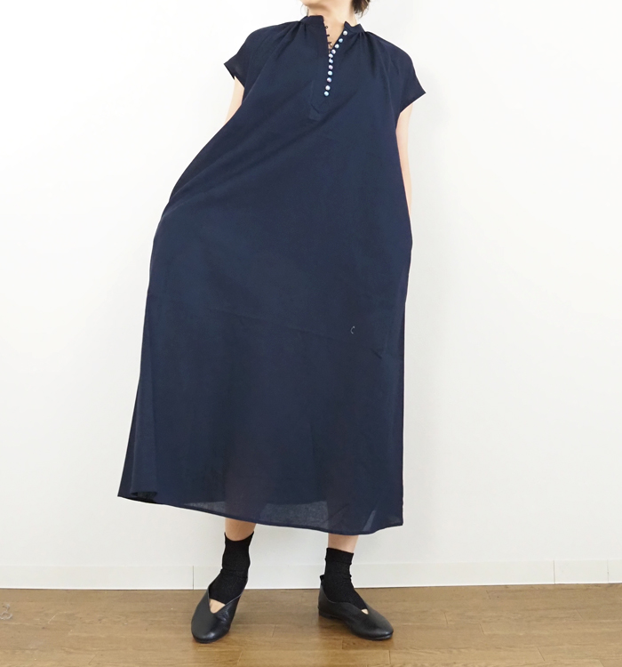 sosotto リバティクルミ釦 綿麻ワンピース 着用スタイリング