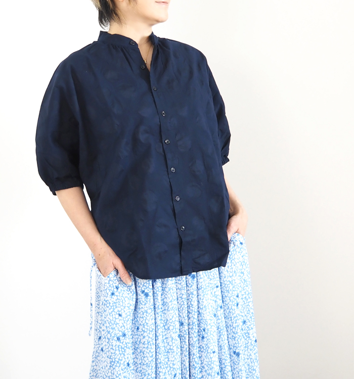 NARU ナルファクトリー 塩縮ランダムドットシャツ 綿ローン レディース 軽量 羽織り