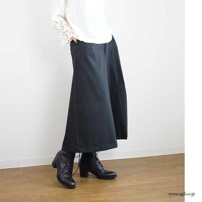 isato design works (イサトデザインワークス) ワンサイドプリーツ ガウチョパンツ ブラック レディース