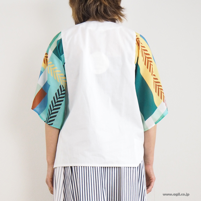 isato design works イサトデザインワークス フレアースリーブ プリントブラウス レディース