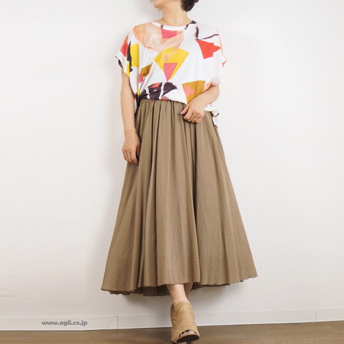 isato design works (イサトデザインワークス) ラウンドネックプリント半袖カットソー レディース