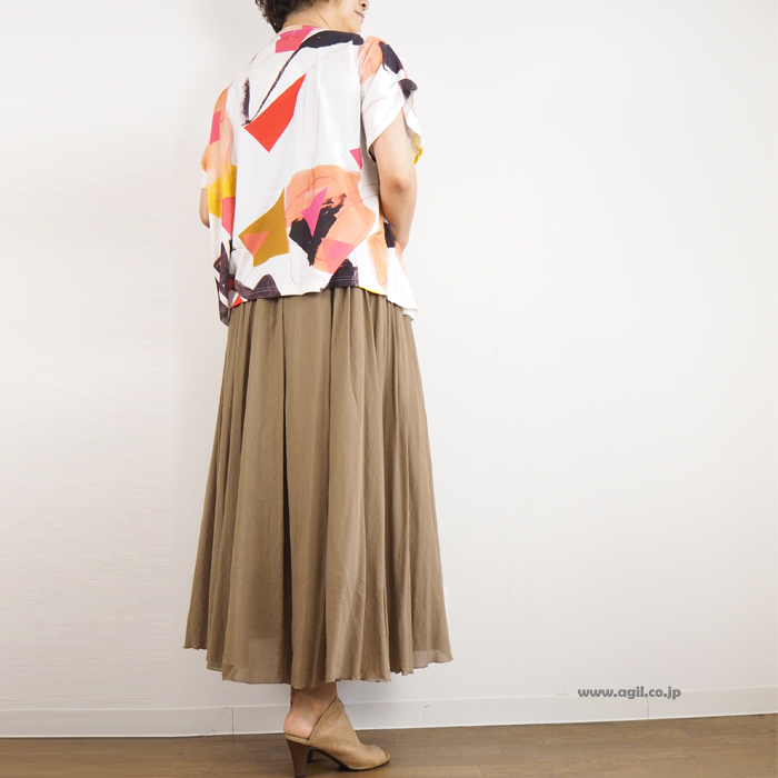 isato design works (イサトデザインワークス) ラウンドネックプリント半袖カットソー レディース