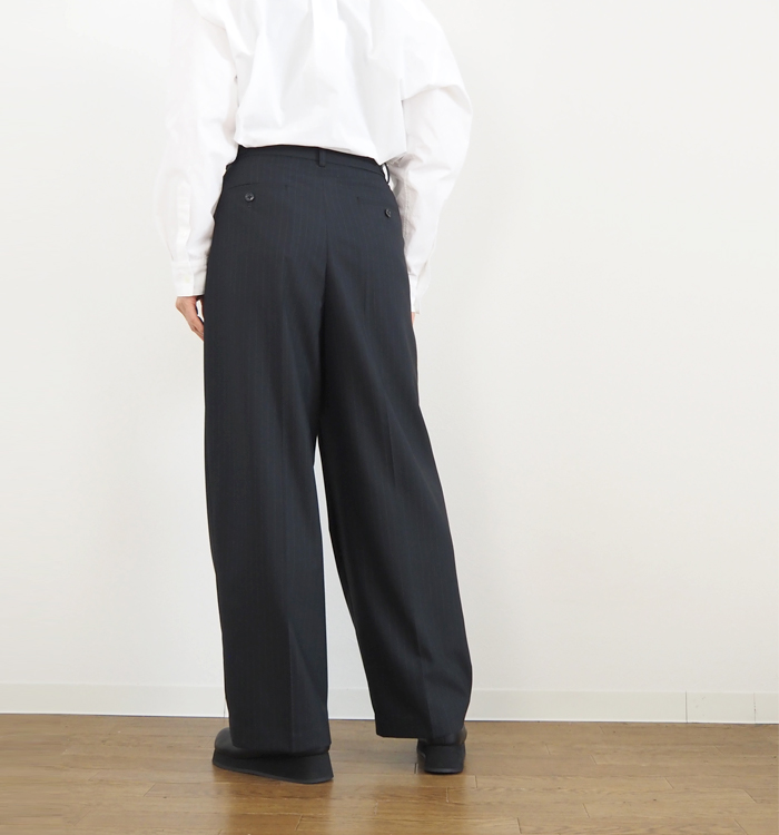 nicholson and nicholson ニコルソンアンドニコルソン ツータックストレートパンツ