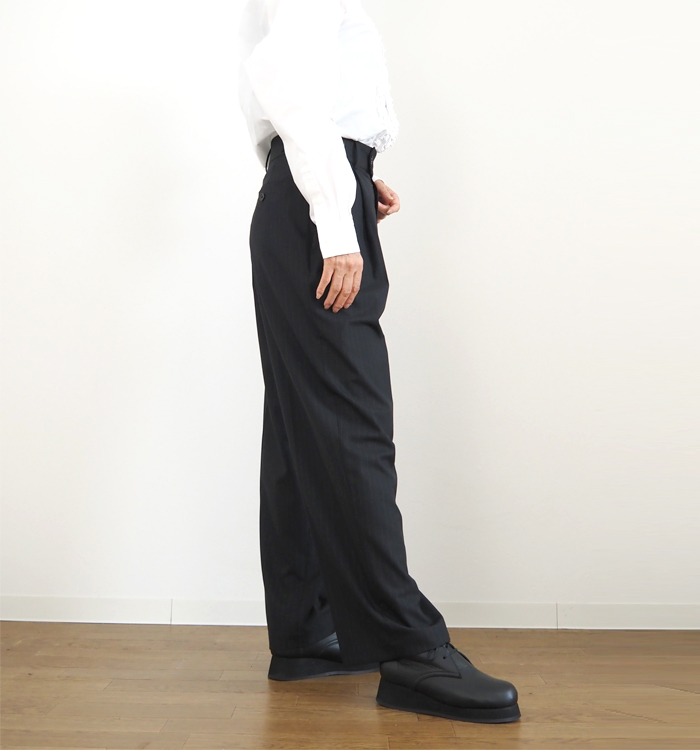 nicholson and nicholson ニコルソンアンドニコルソン ツータックストレートパンツ