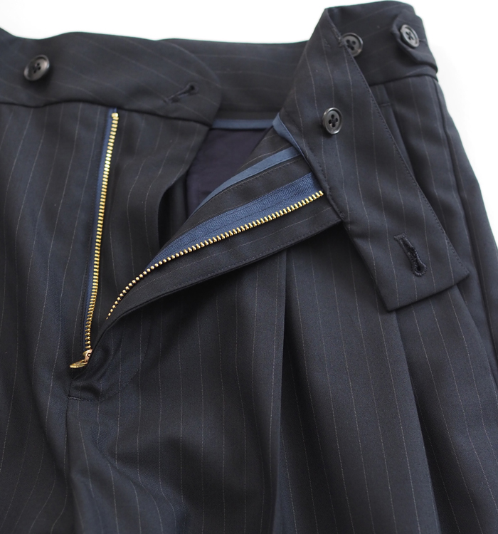 nicholson and nicholson ニコルソンアンドニコルソン ツータックストレートパンツ