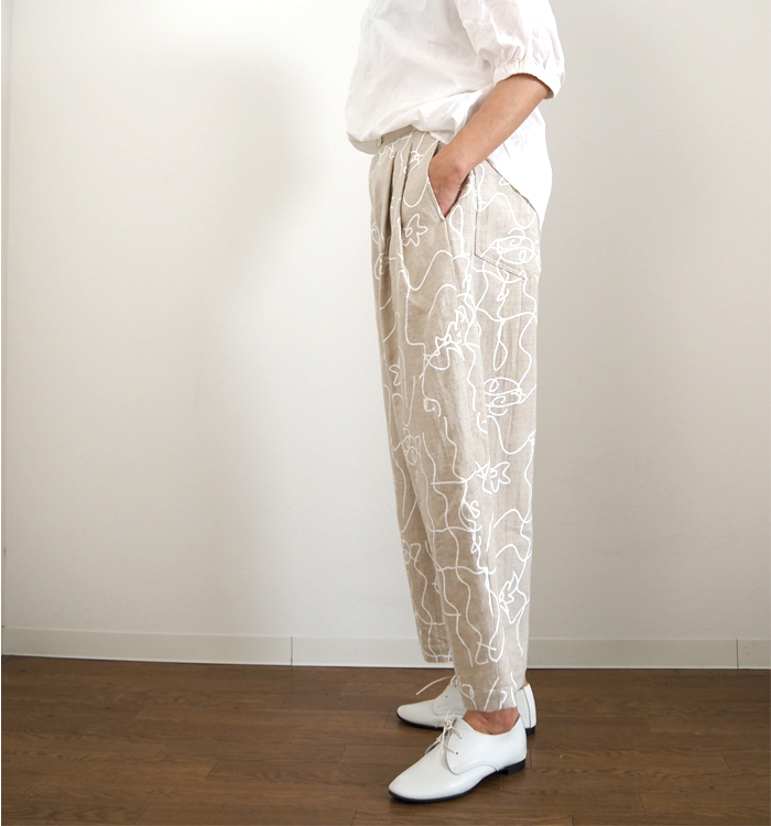 MANON マノン 綿麻ワッシャーフラワープリントバルーンパンツ