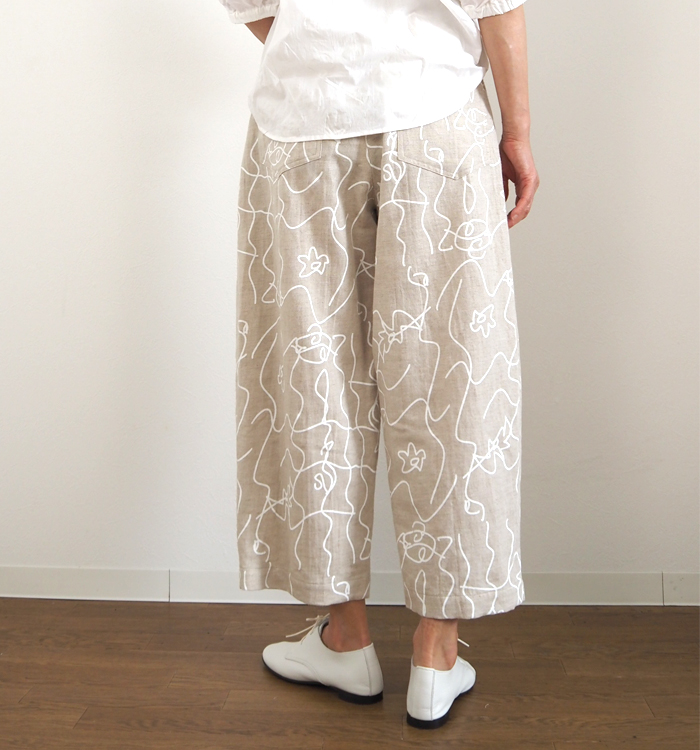 MANON マノン 綿麻ワッシャーフラワープリントバルーンパンツ