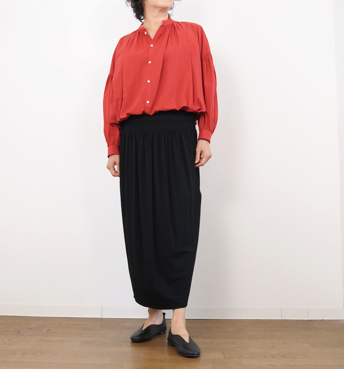 全身着用 レッド スカートスタイリング