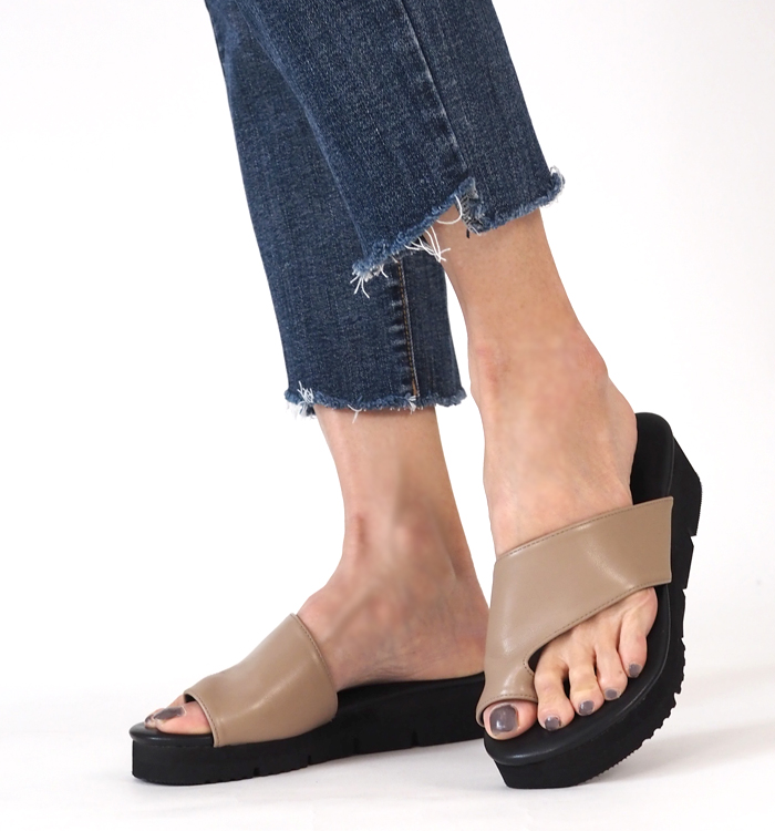 ATELIER BRUGGE アトリエブルージュ トングサンダル