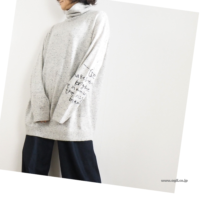 tiny dinosaur タイニーダイナソー タートルネック 刺繍文字 オーバーサイズニット レディース