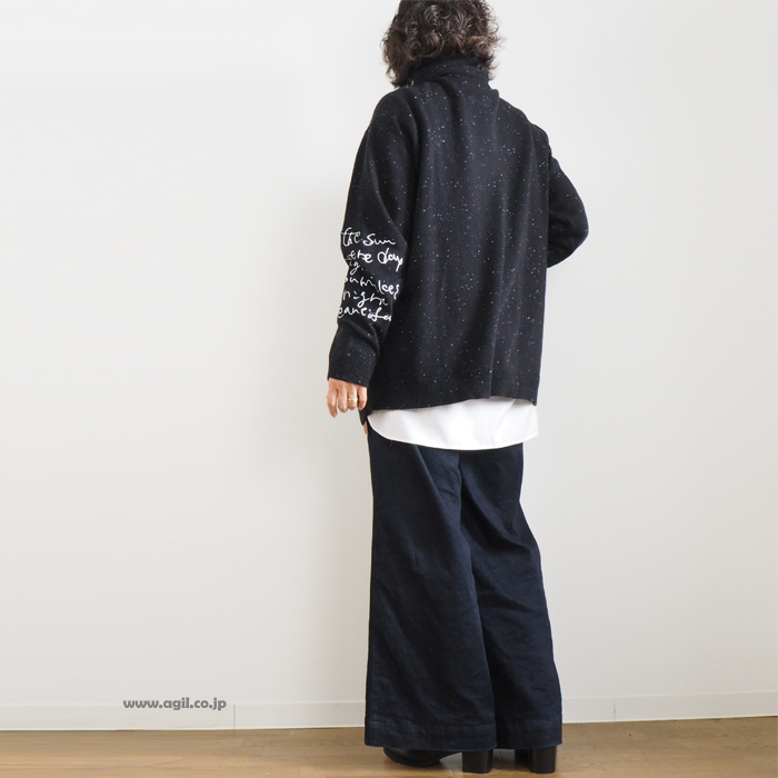 tiny dinosaur タイニーダイナソー タートルネック 刺繍文字 オーバーサイズニット レディース